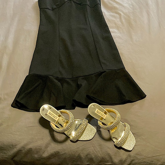 The Little Black Dress with Adjustable Straps is an Eye Catcher. Size 2 NWOT - Picture 10 of 10